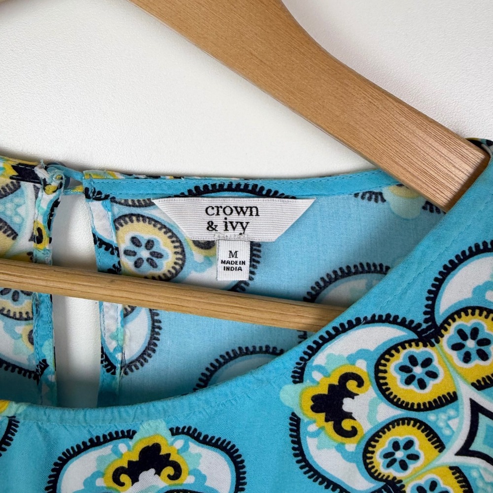 Crown & Ivy Floral Medallion Print Blouse Medium Blue Multi Peasant Boho Coastal - Picture 6 of 9